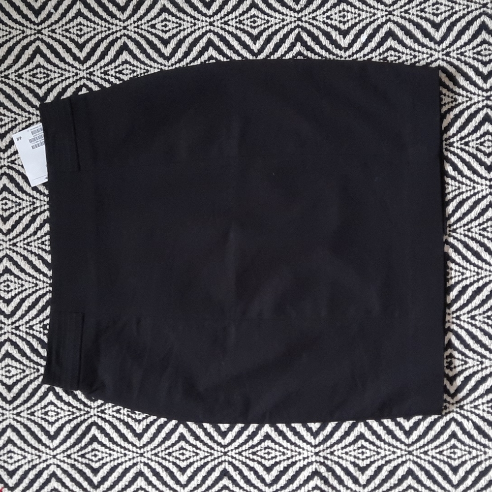 H&M black pencil skirt